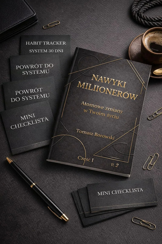 Zestaw książki 'Nawyki Milionerów' z checklistami, habit trackerem oraz kawą na biurku.